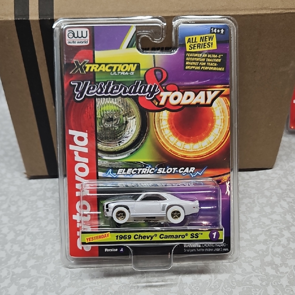 auto world 1969 Chevy Camaro SS X-traction Ultra-G Slot Car iwheels